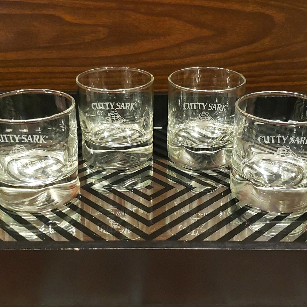 Vtg 4 CUTTY SARK Original Scots Whiskey 4 Glasses